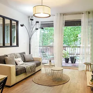  Appartement Au Balcon Pompidou France
